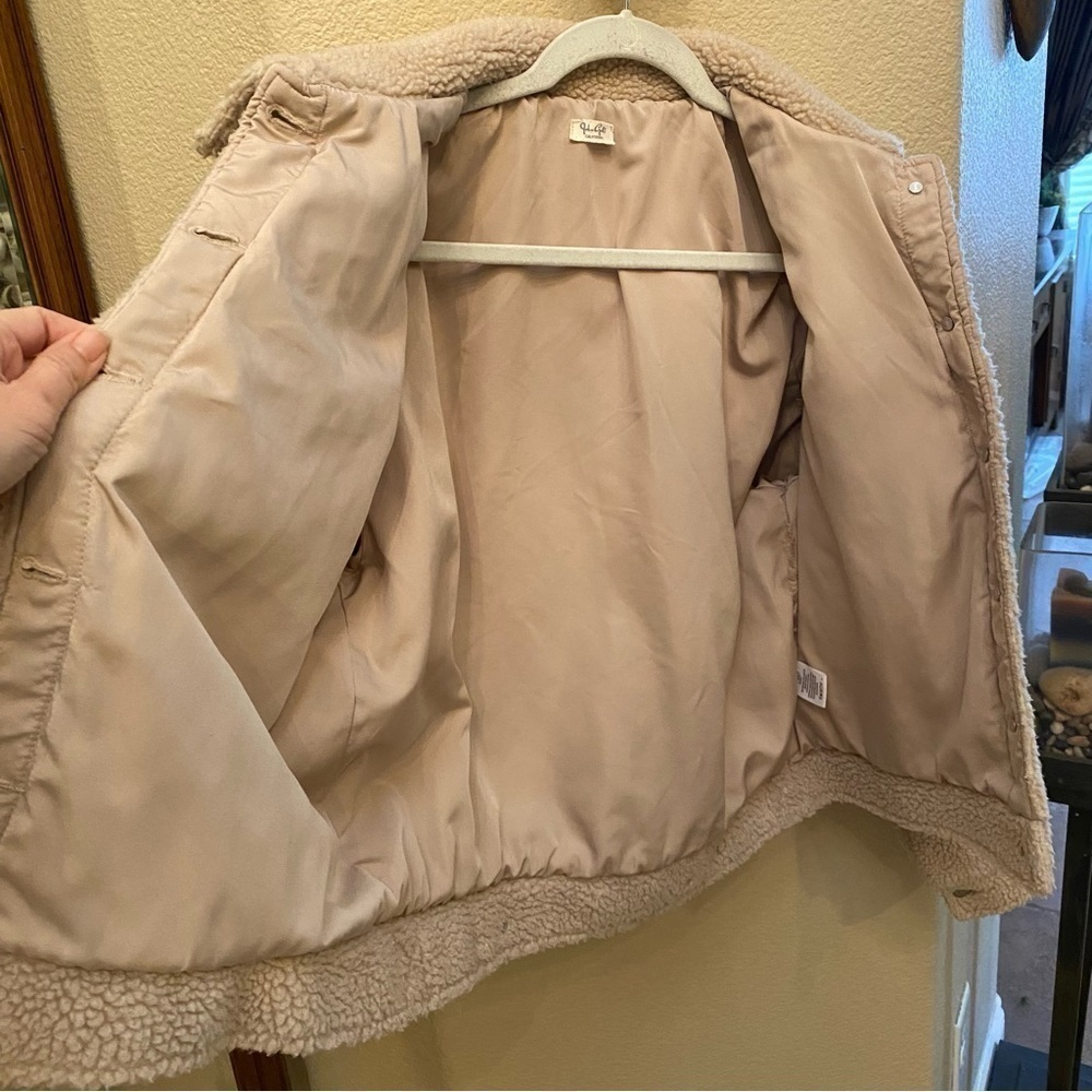 Brandy Melville JOHN GALT Cream Teddy Sherpa Button Jacket Size One Size - Picture 4 of 12